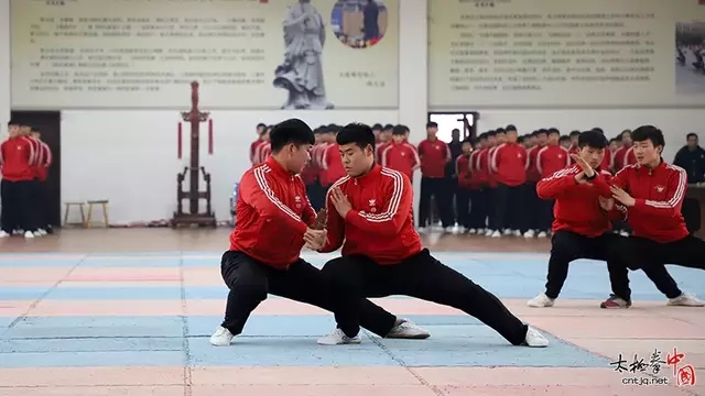 汇报表演4.webp.jpg