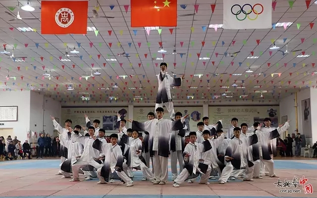 汇报表演6.webp.jpg