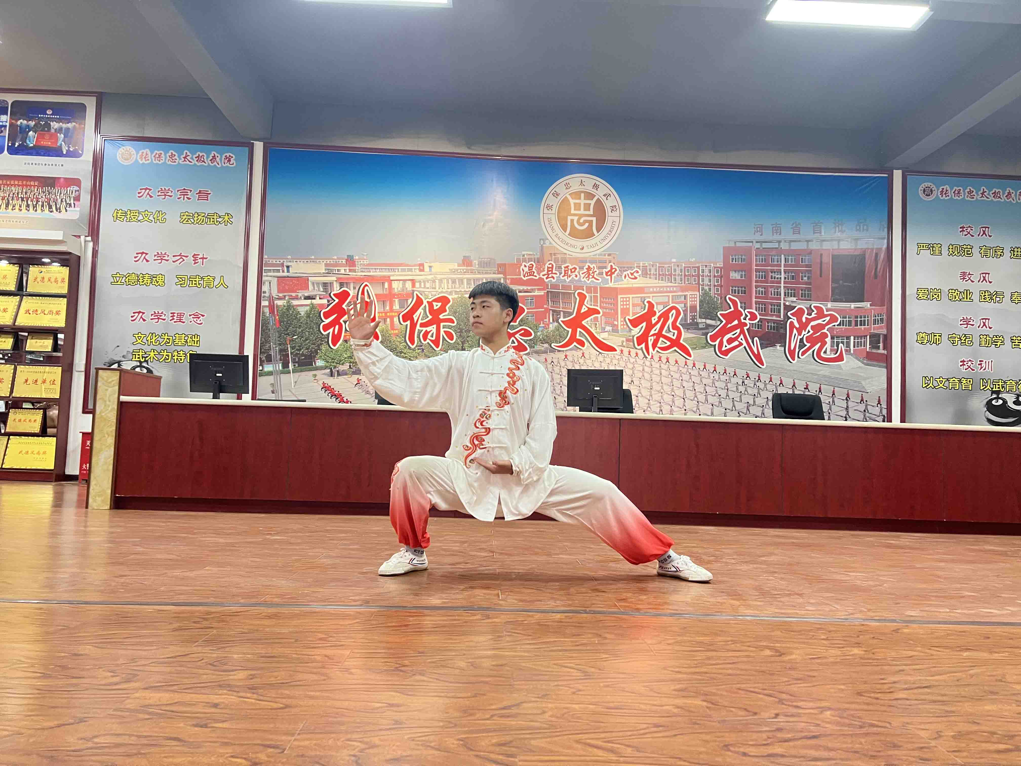 任育辛1.jpg